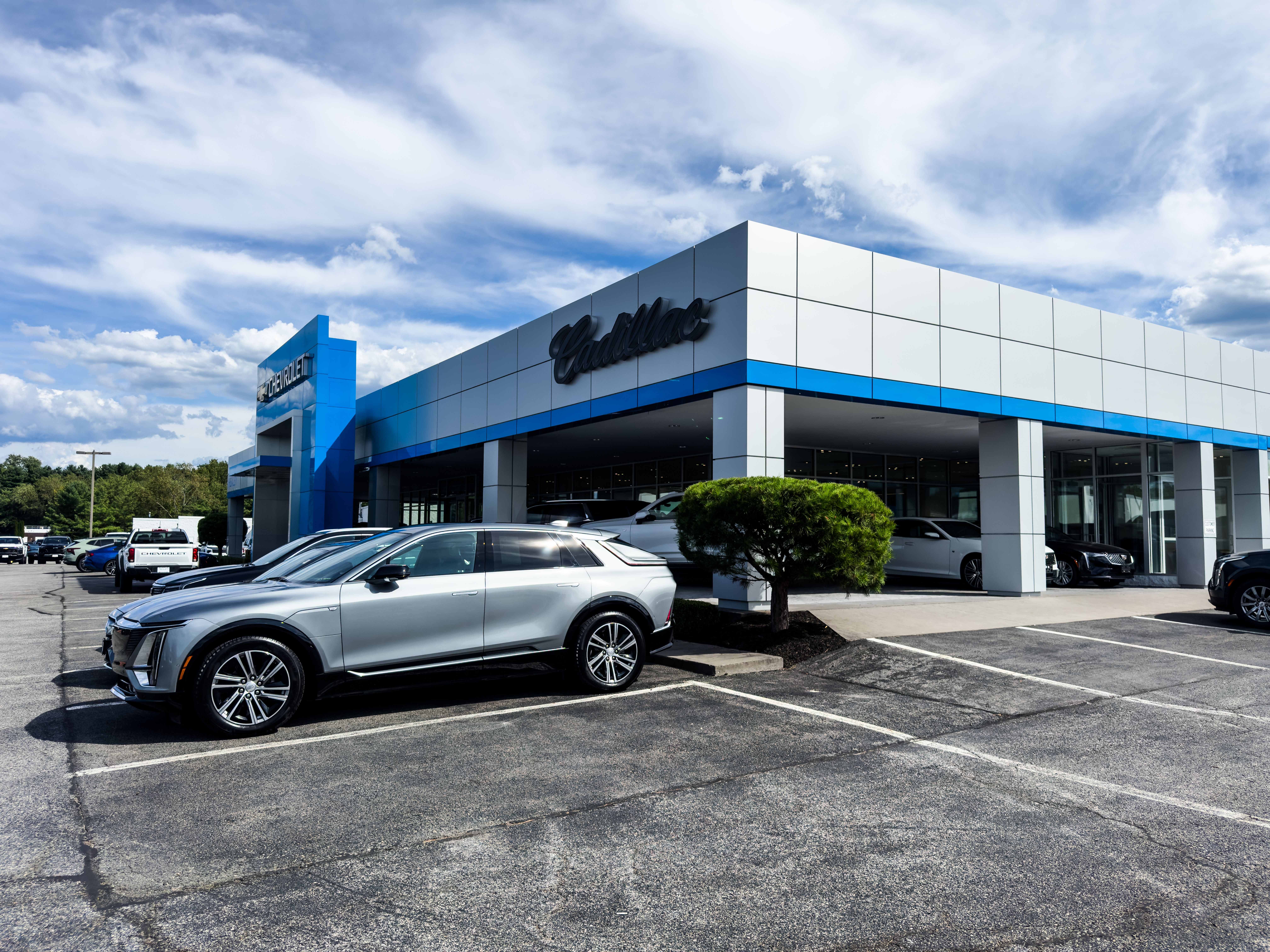 Cadillac Building Photo