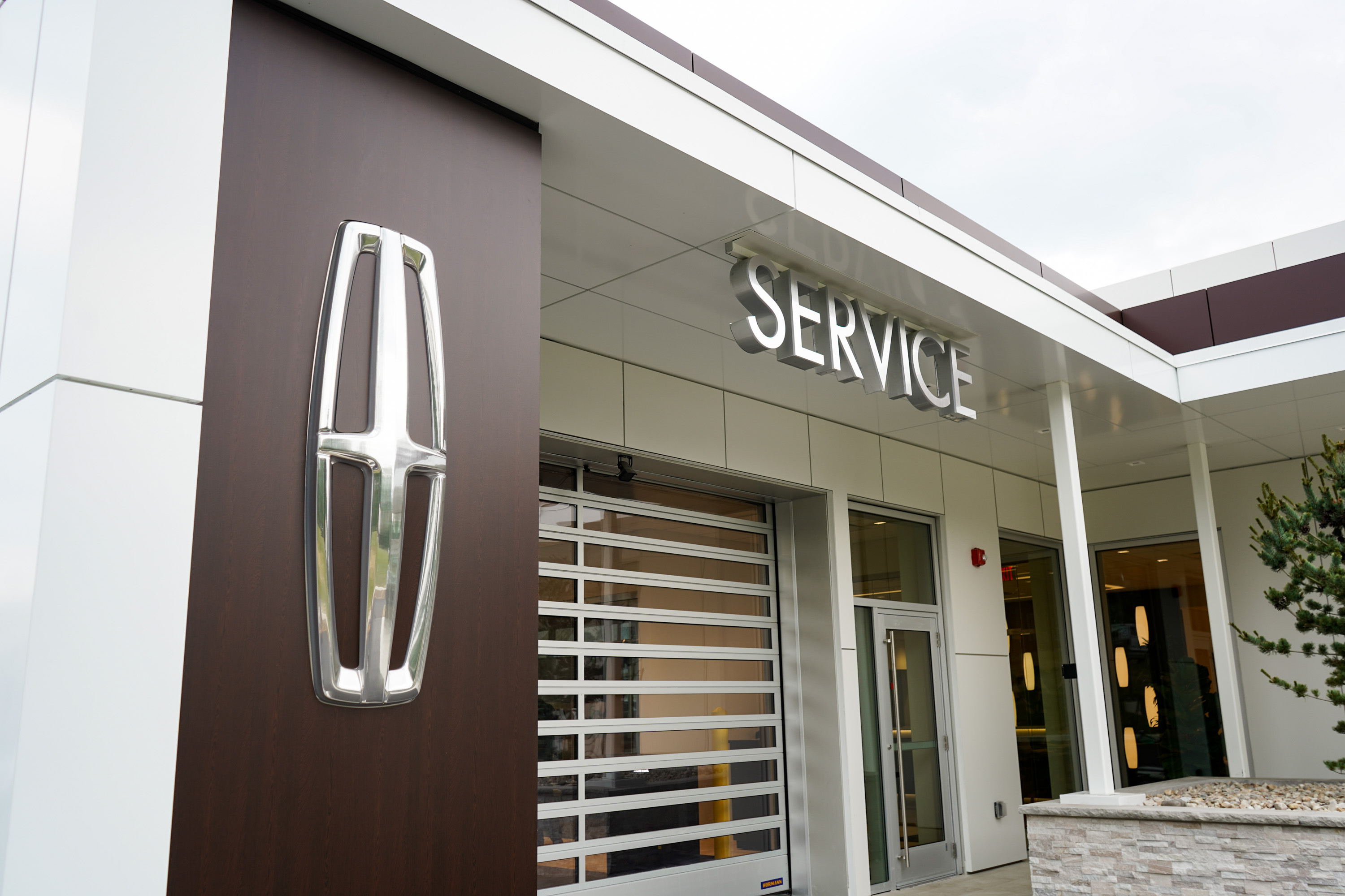 Lincoln Service Building